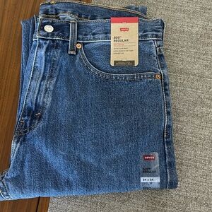Men’s Levi’s 34/34
Brand new